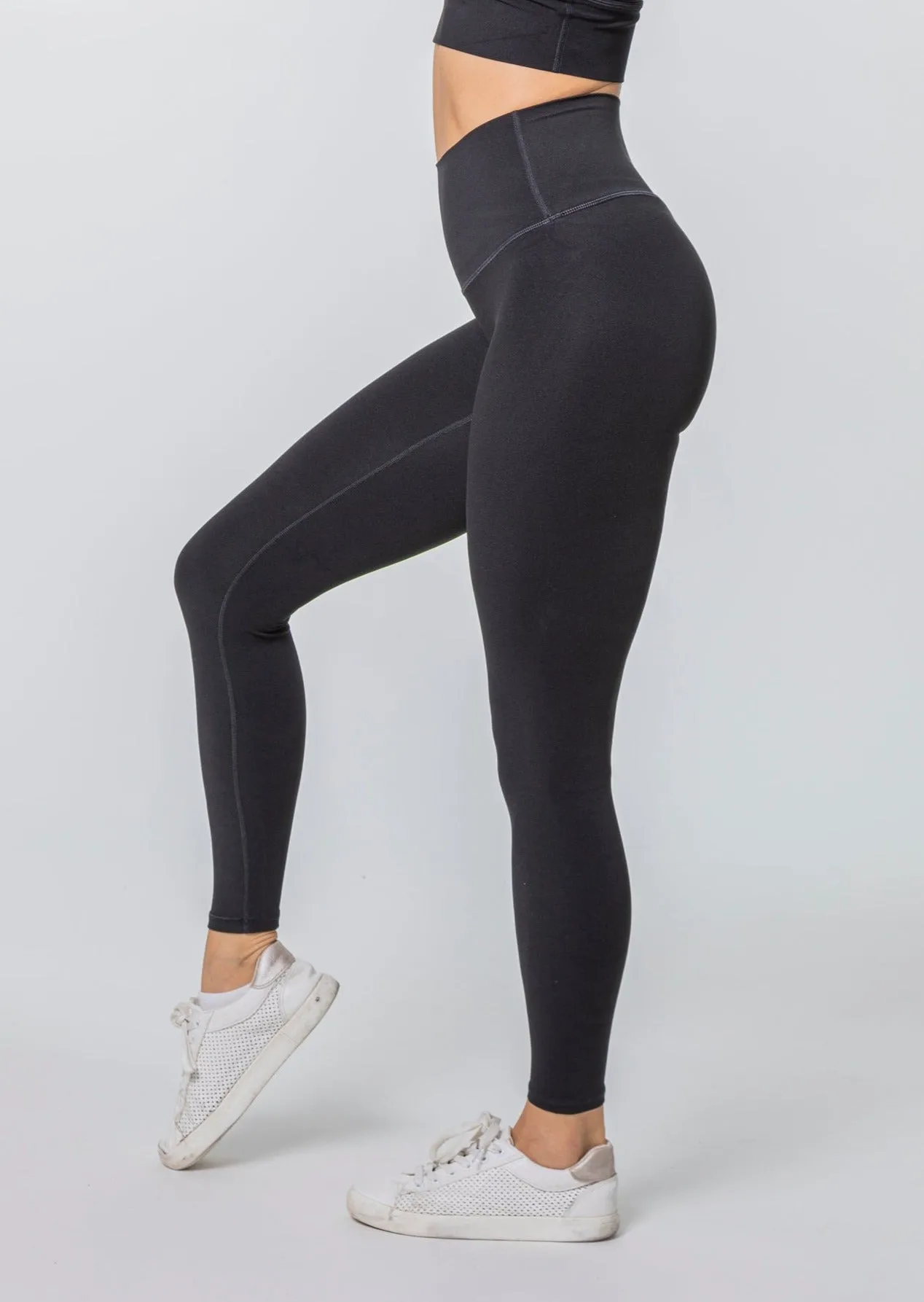 ELEVATE Leggings (Farbe Black/Dark Grey VORBESTELLUNG)