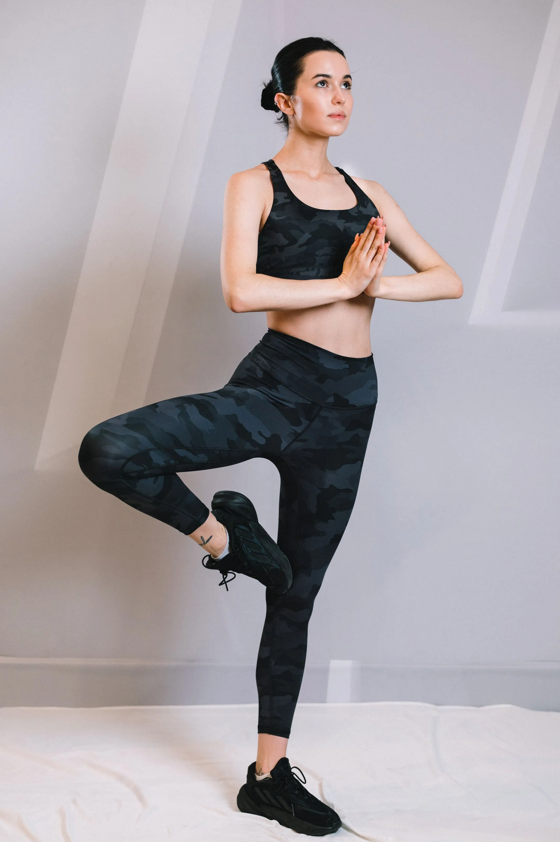 MIA FEATHERWEIGHT LEGGING