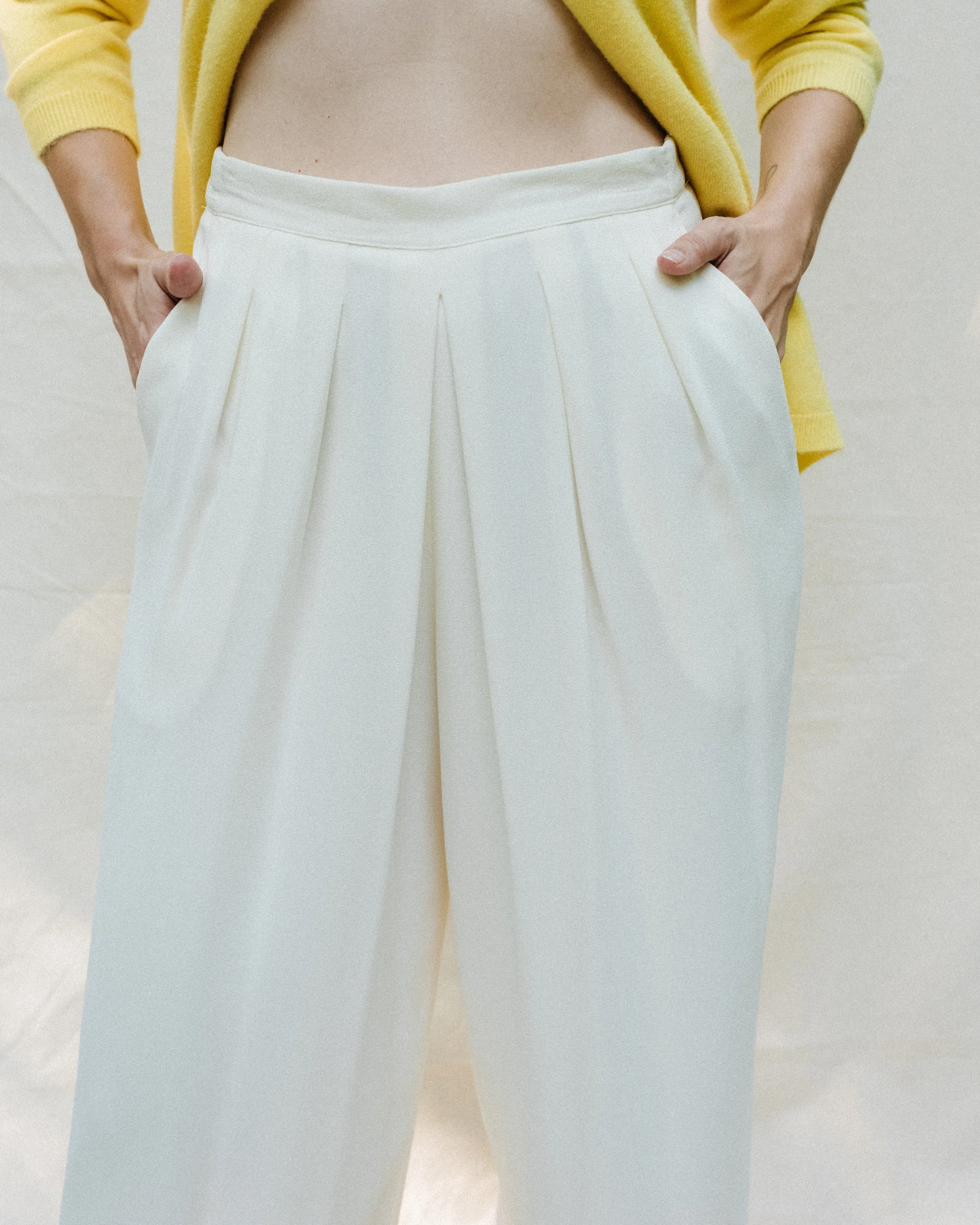 Vintage Pleated Wide Leg Pants (M)