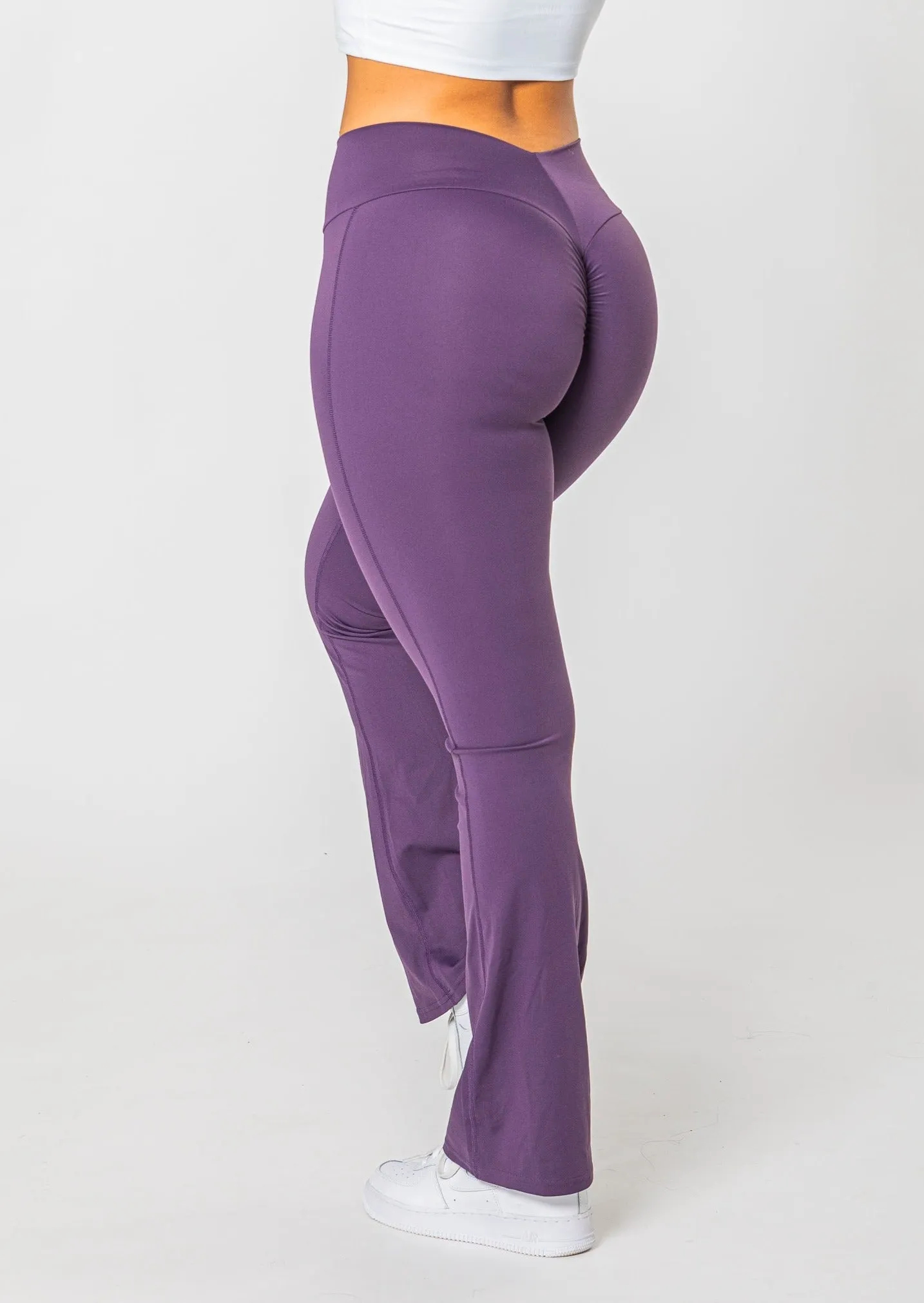 [VORBESTELLUNG] BELLA Flared Scrunch Leggings