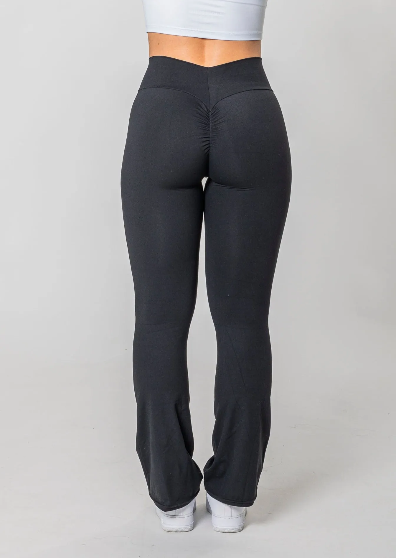 [VORBESTELLUNG] BELLA Flared Scrunch Leggings