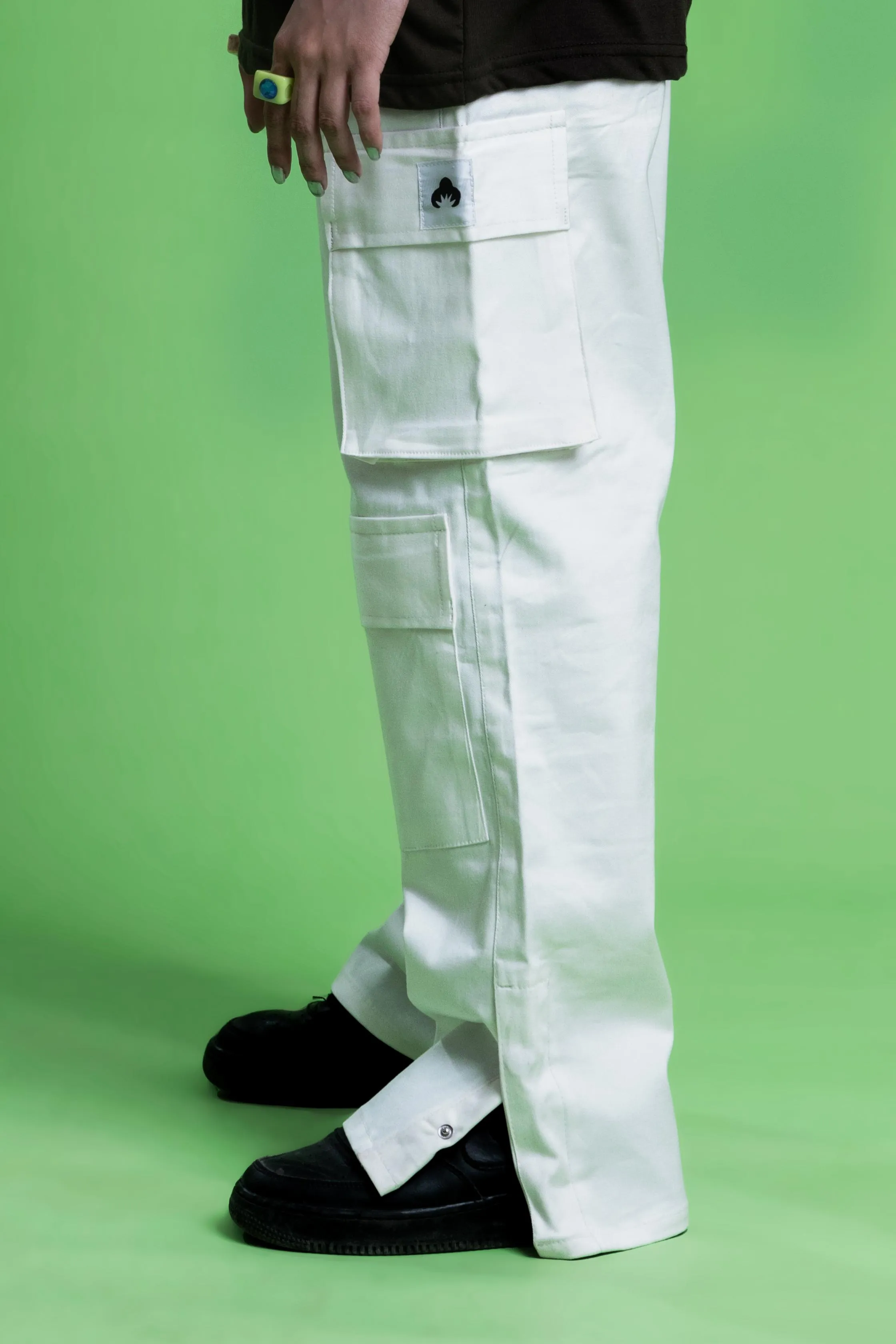 WHITE DOUBLE POCKET CARGO PANT